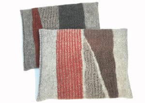 coussins en feutre de laine faits-main roux