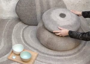 Coussins et pouf en feutre de laine fait-main Beige
