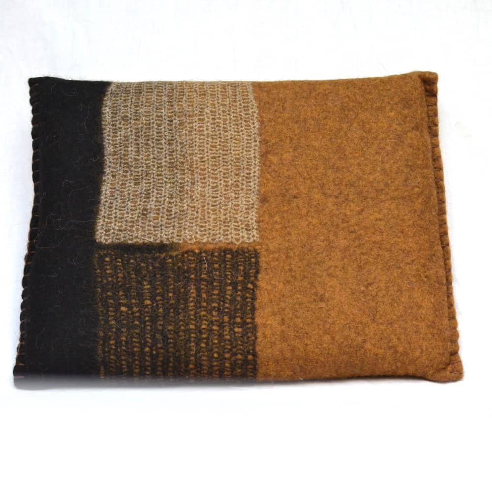 Coussin en feutre Ocre Noir