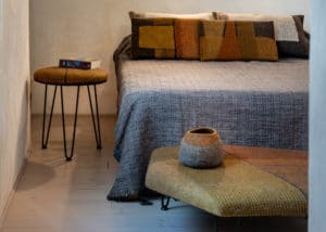 Collection laine feutrée couleur végétale, coussins, coffee table