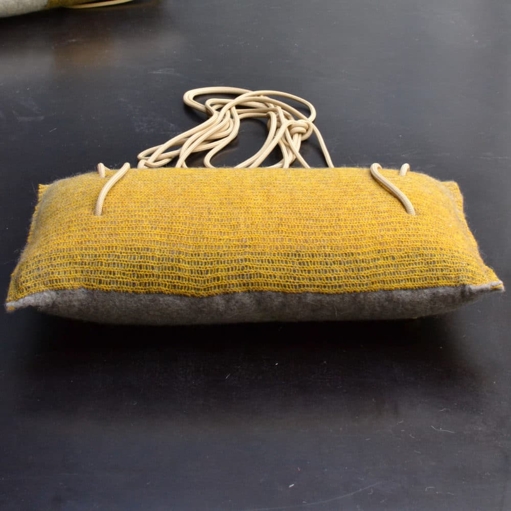 Balançoire d'interieur en feutre de laine