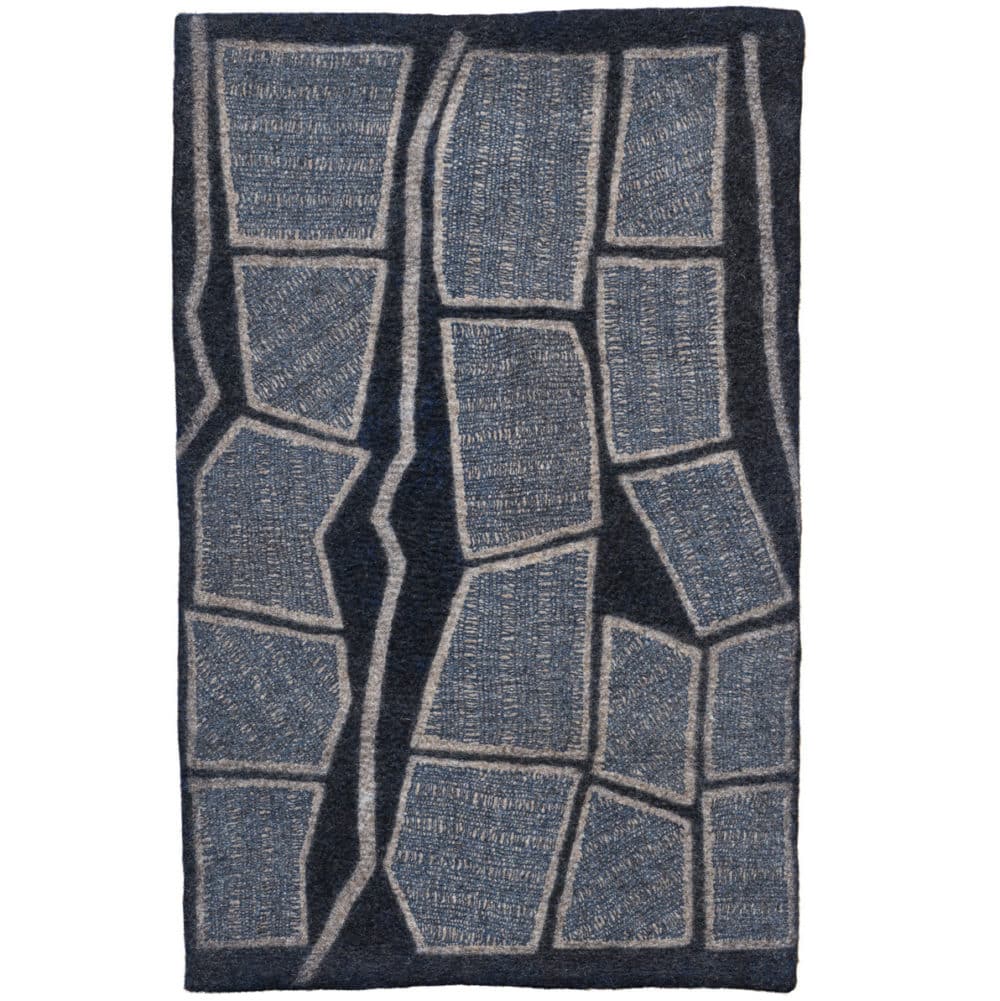 tapis en laine feutrée indigo teinture artisanale