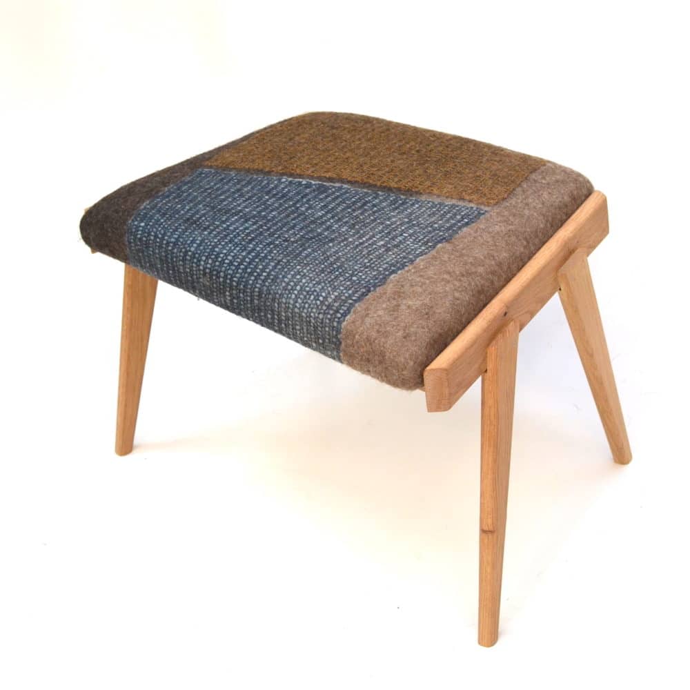 Tabouret en feutre de forme trapezoïdale