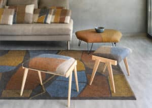 Tabourets en feutre de laine, ocre/indgo, teinture végétale