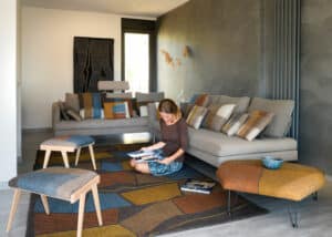 Tapis, tabourets, coussins, collection couleur végétale Ocre/Indigo