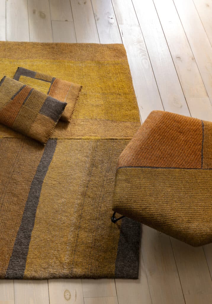 Fragments 1, collection maille et feutre, tapis, assises, coussins, paniers,...